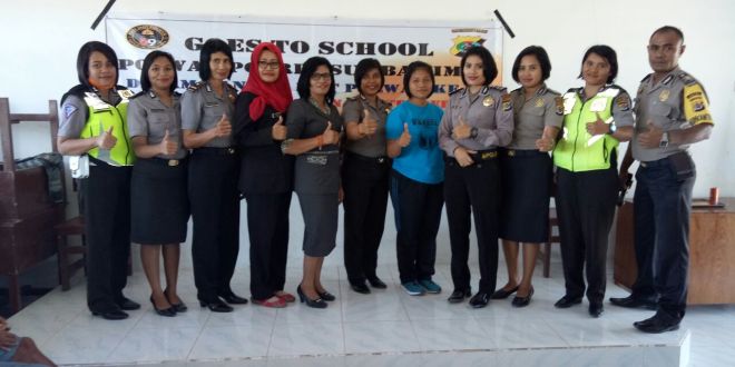 Goes to school, Polwan Polres Sumba Timur sampaikan materi perlindungan anak