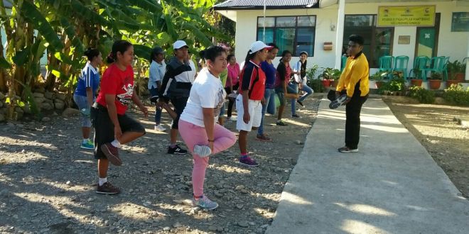 Jelang HUT RI ke-72 Bhabinkamtibmas Polres Belu latih muda mudi desa Rinbesi