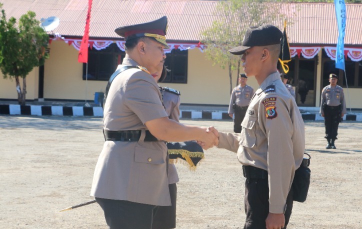 Kapolda NTT Irjen Pol Drs. Agung Sabar Santoso S.H.M.H. Pimpin Upacara Pendidikan Pembentukan Bintara Polri Tugas Umum TA. 2017