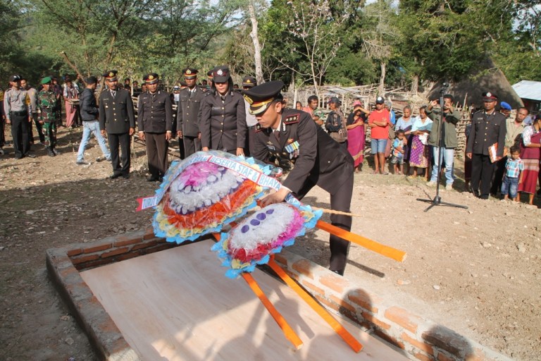 Penghormatan terakhir Polres Belu Kepada Brigadir Purn.Trisintus Oktavianus Berek