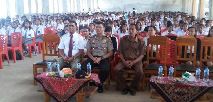 Hadir sebagai narasumber, Kapolres Sumba Barat Sampaikan hal penting kepada Siswa SMK Pancasila Tambolaka