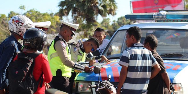 Kedepankan tindakan represif tetap Humanis Sat Lantas Polres Rote Ndao gelar Razia