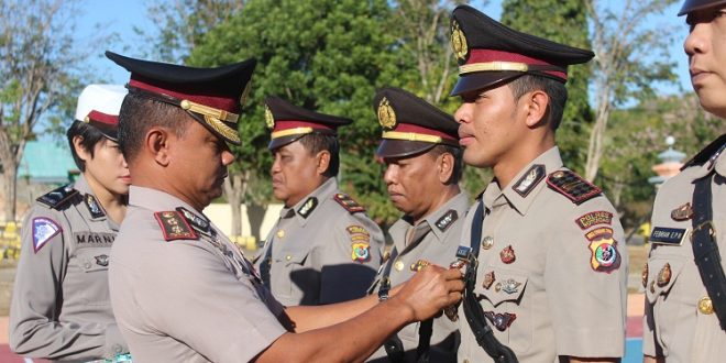 Kasat Lantas dan Kasat Intelkam Polres Rote Ndao resmi diserah terimakan