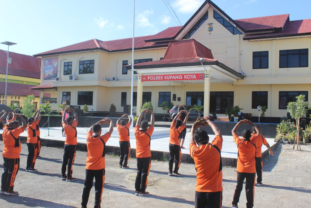 Jaga Kebugaran Tubuh, Polres Kupang Kota Senam Bersama