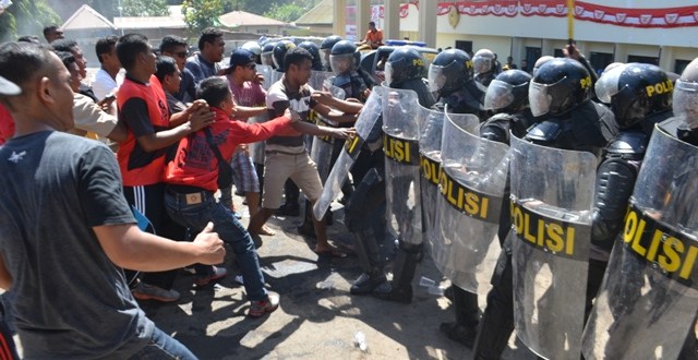 Polres Flotim Gelar Simulasi Pengamanan Unjuk Rasa di Pengadilan Negeri Larantuka