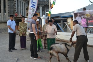 Sambut Hari Raya Idul Adha 1438 H, Polres Flotim gelar Bakti Sosial