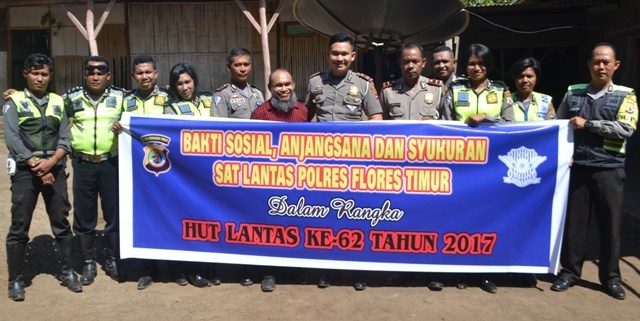 Sat Lantas Polres Flotim Laksanakan Giat Sosial dan Syukuran Dalam Rangka HUT Polantas ke – 62 Tahun 2017