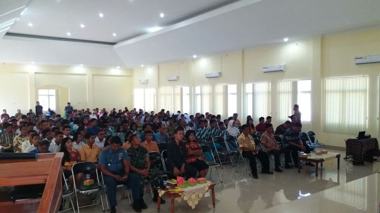 Kapolres Sumba Timur ajak peserta seminar jaga kerukunan dalam menghadapi ancaman radikalisme