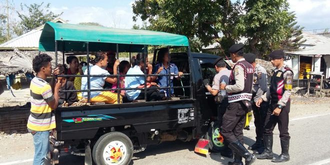 Aparat Gabungan Polres Belu Amankan Senjata Tajam dan Minuman Keras Asal Timor Leste