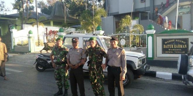 Personil Polres Sumba Barat amankan ibadah sholat Idul Adha