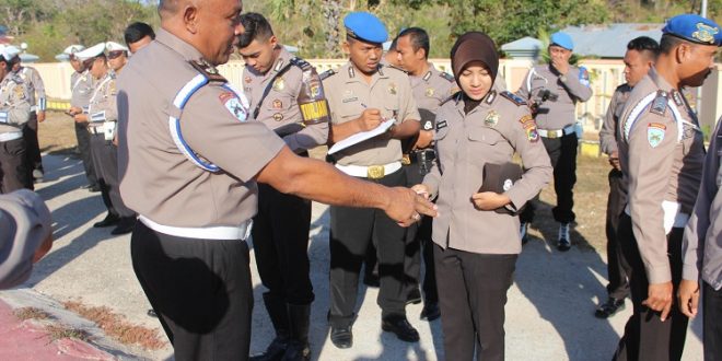 Kabid Propam Polda NTT periksa kelengkapan personel Polres Rote Ndao