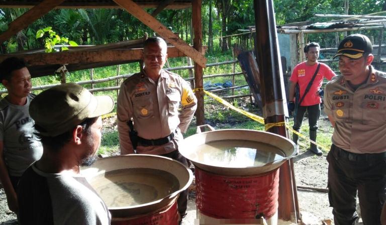 Berantas peredaran Miras, ini yang dilakukan Polres Sumba Barat