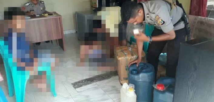 Razia di Pelabuhan, Petugas KP3 Laut Waingapu Amankan Miras Lokal