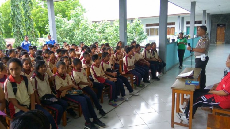 Sat lantas Polres Lembata Kunjungi Sekolah