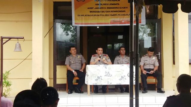 Kapolres Lembata Melaksanakan Kunjungan Kerja Ke Polsek Buyasuri Dan Polsek Omesuri