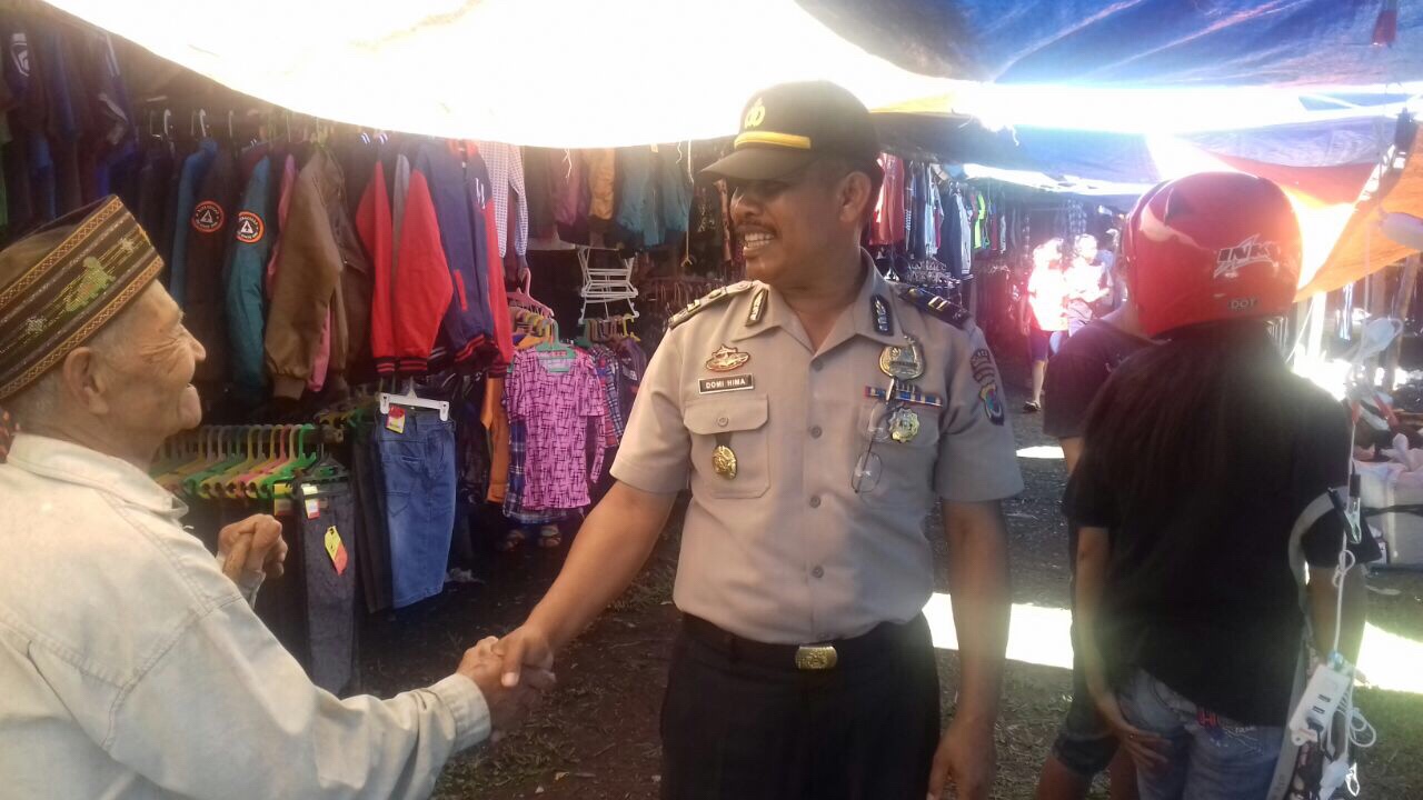 Kapolsek Cibal Patroli dan Laksanakan Pengamanan Kegiatan Pasar Lokal