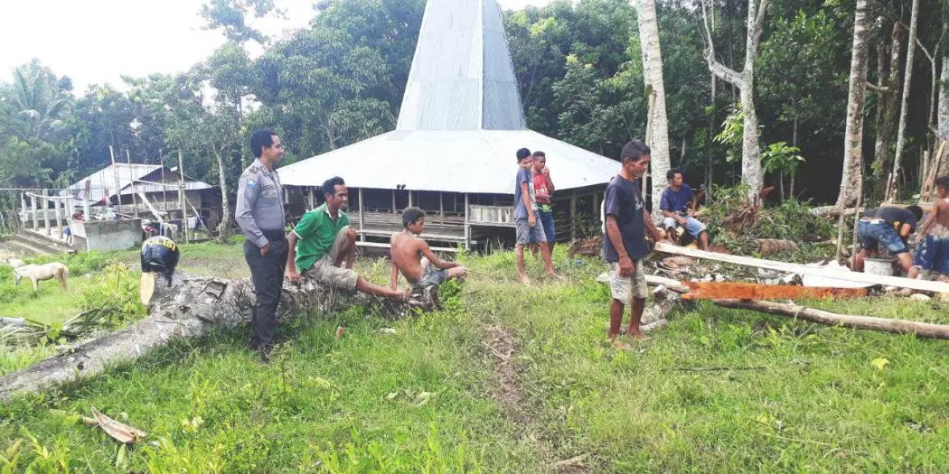 Sambang desa Bhabinkamtibmas Polsek Loli