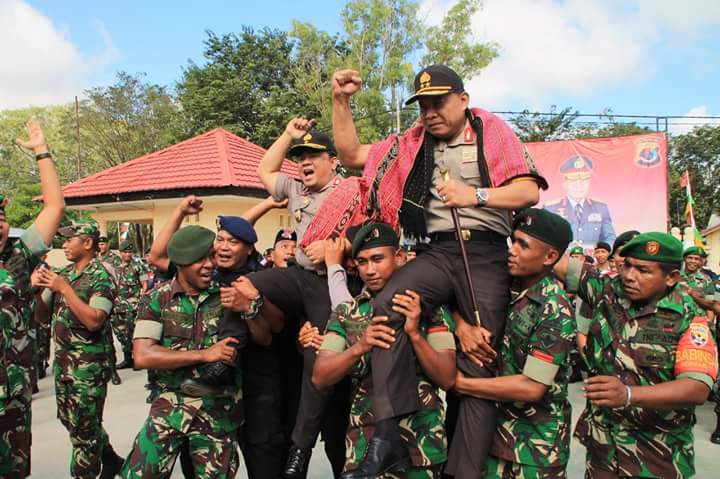 Dari Jajar Kehormatan Hingga Yel-yel Anggota TNI-Polri, Warnai Kedatangan Kapolda NTT Irjen Pol. Drs. Raja Erizman di Polres Belu