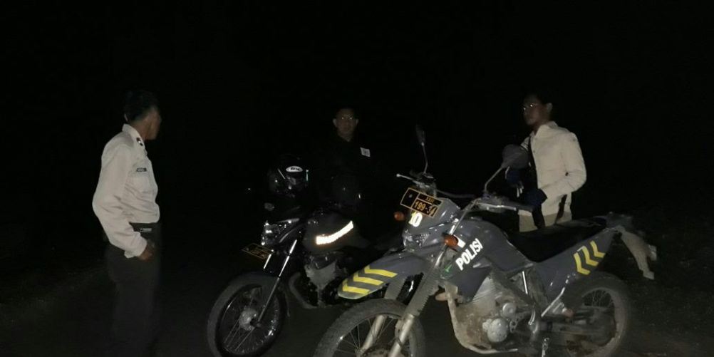 Polsek Kodi Patroli Malam Dan Sambang Warga Guna Antisipasi Terjadi Kejahatan