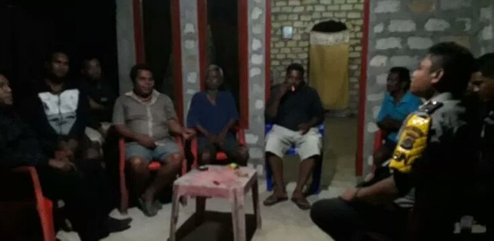 Patroli Malam, Polsek Loli Sambangi Rumah Warga