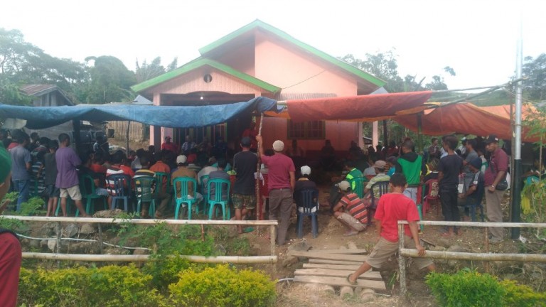 Personil Polsek Kota Komba Melaksanakan Pengamanan Pelaksanaan Kampanye Paslon Bupati Dan Wakil Bupati Manggarai Timur Dari Paket Merpati