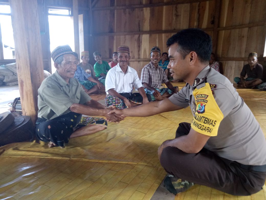 BHABINKAMTIBMAS DESA SAMBI MELAKSANAKAN SAMBANG KERUMAH GENDANG/RUMAH ADAT