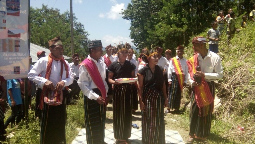 PERSONIL POLSEK SAMBI RAMPAS MELAKSANAKAN PENGAMANAN KAMPANYE PASLON BUPATI DAN WAKIL BUPATI MANGGARAI TIMUR DARI PAKET MERPATI