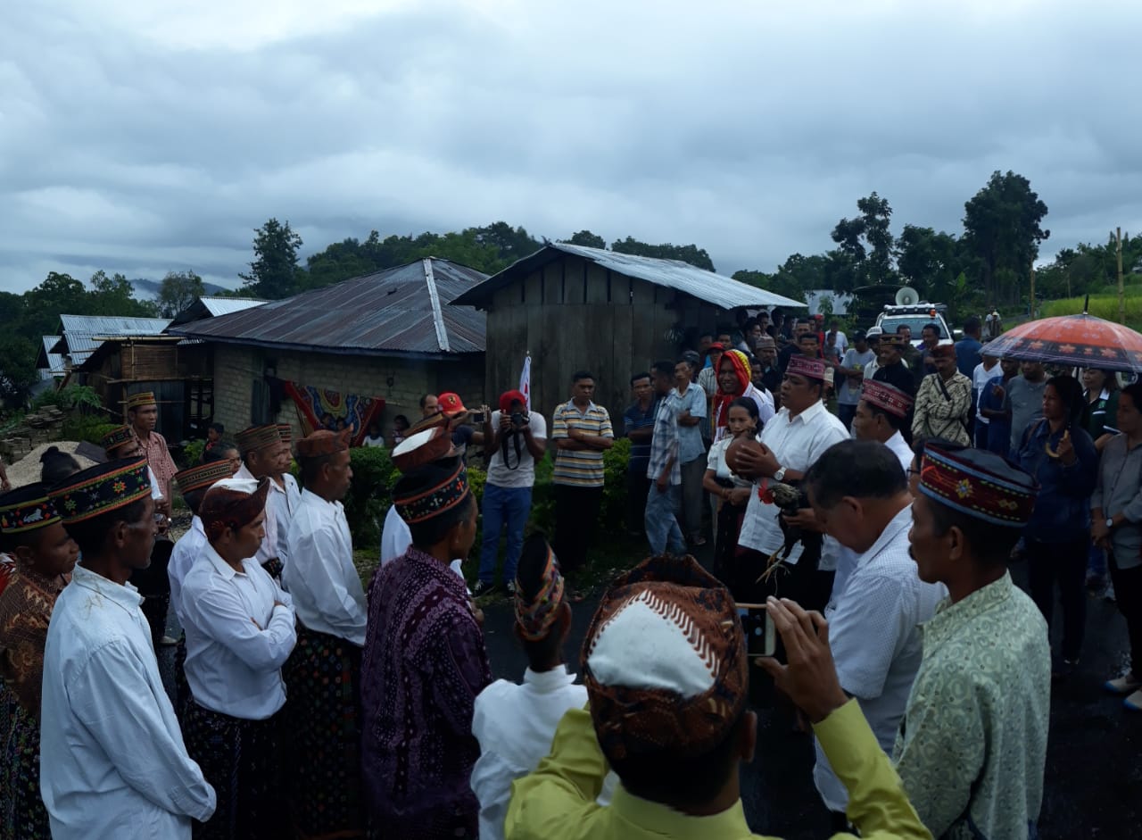 Kapolsubsektor Benteng Jawa Bersama Personil Polsek Lamba Leda Melaksanakan Pengamanan Kampanye Paslon Bupati Dan Wakil Bupati Manggarai Timur Dari Paket Tabir