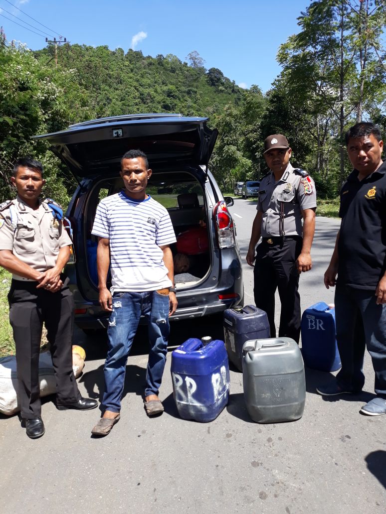 KASAT NARKOBA POLRES MANGGARAI PIMPIN OPERASI MINUMAN KERAS