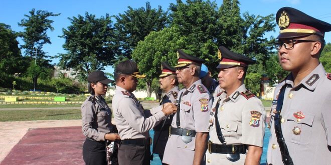 Beberapa Pejabat Utama Polres Rote Ndao Diserahtrimakan