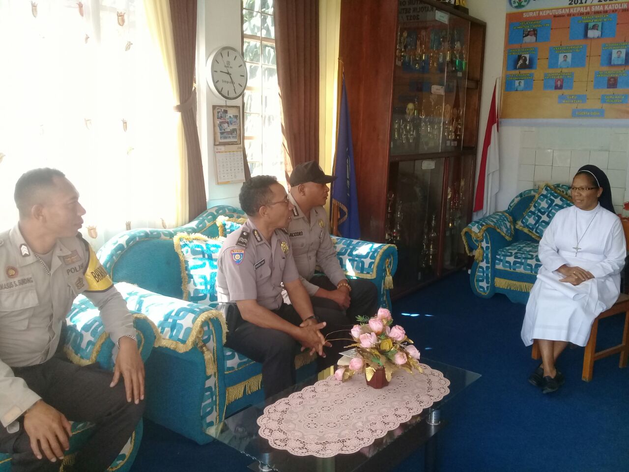 Sat Binmas Polres Manggarai Sambangi SMA Setia Bakti Ruteng