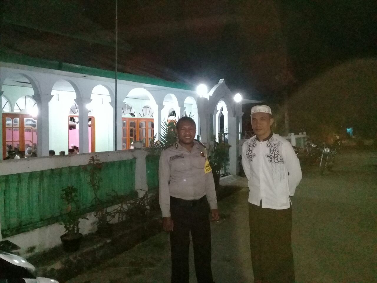 Polsek Reo Melaksanakan Pengamanan Ibadah Sholat Taraweh