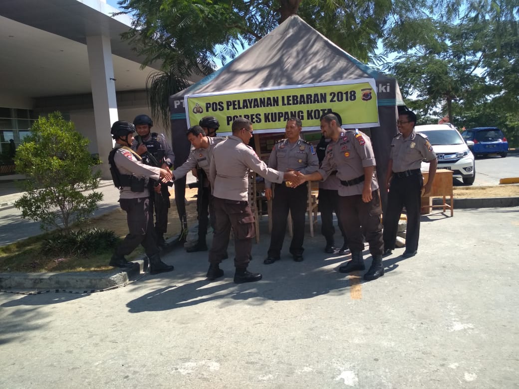 H-2 Lebaran Idul Fitri 1439 H, Tim dari Satuan Brimob Polda NTT lakukan patroli khususnya di tempat-tempat keramaian masyarakat