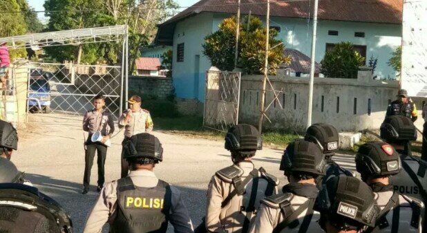 Kapolres Sumba Barat Pimpin Langsung Pengamanan Terbuka & Tertutup Debat Publik Cabup & Cawabup Sumba Barat Daya