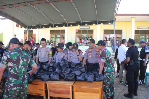 Sambut HUT Bhayangkara ke 72, Polres Belu dan TNI Gelar Bakti Sosial di Desa Sadi, Perbatasan RI-RDTL