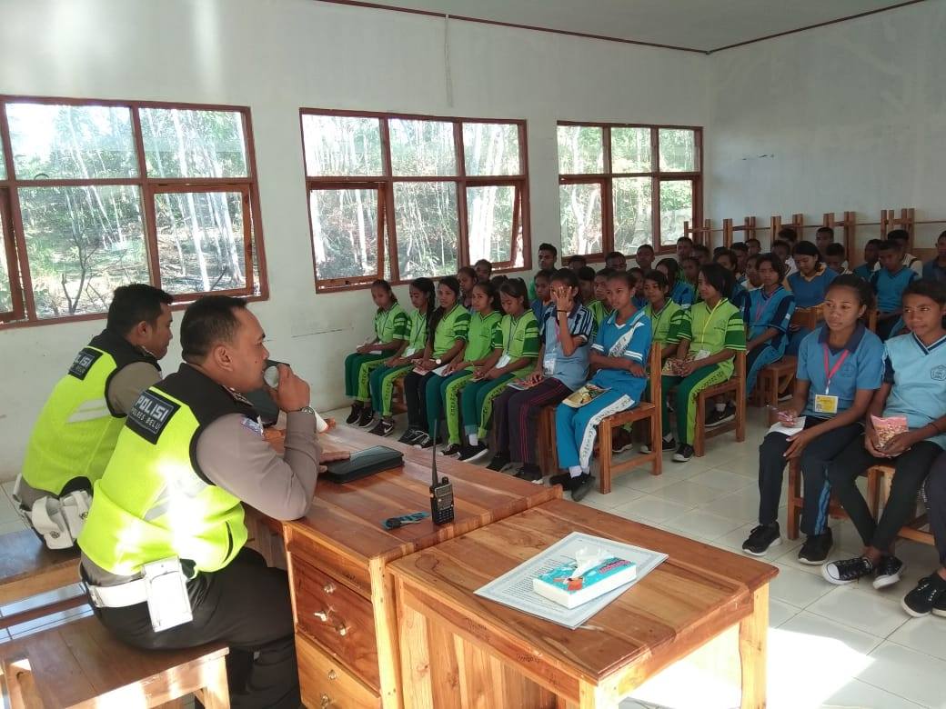 Kurangi pelanggar lalu lintas, Sat Lantas Polres Belu Goes To School