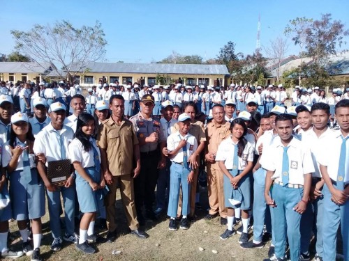 Ratusan Pelajar SMA Ini Diingatkan Kapolsek Tasifeto Barat Soal Ruginya Terjerumus Perilaku Menyimpang