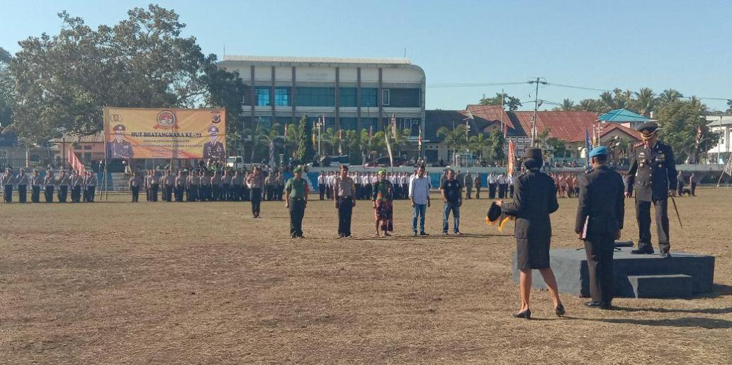 HUT Bhayangkara Ke -72 Di Lapangan Manda Elu