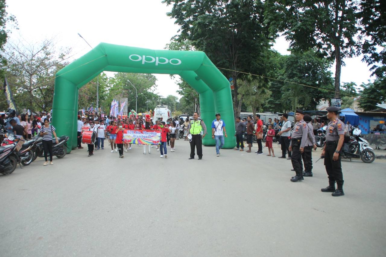 Jamin Situasi Kondusif, Anggota Polres Belu dan Instansi Terkait Turun Penuh Amankan Pawai Karnaval Sambut HUT RI Ke-73