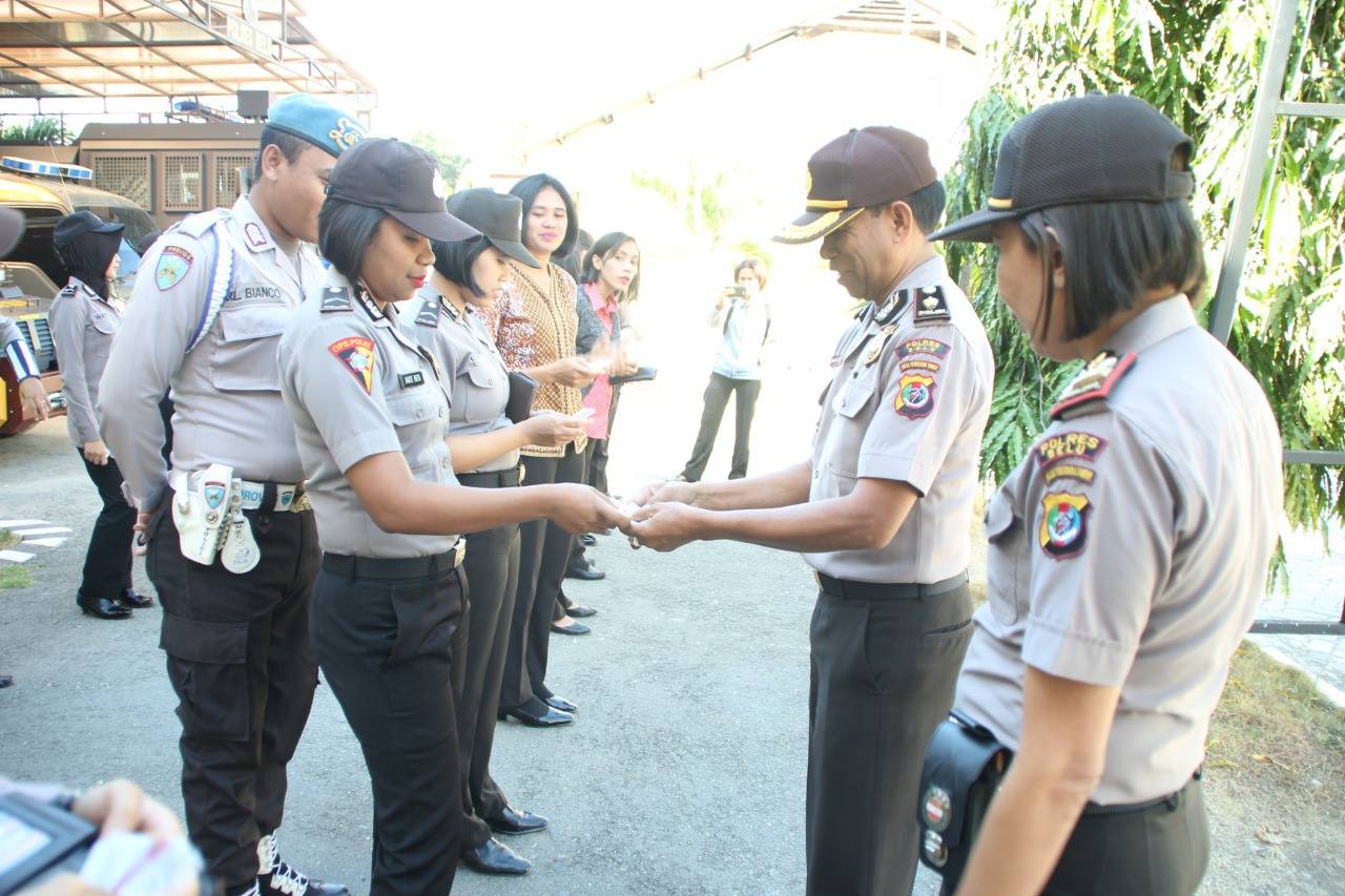 Jelang Hari Jadinya Ke 70, Seluruh Polwan Polres Belu Diperiksa Penampilan dan Identitas Diri