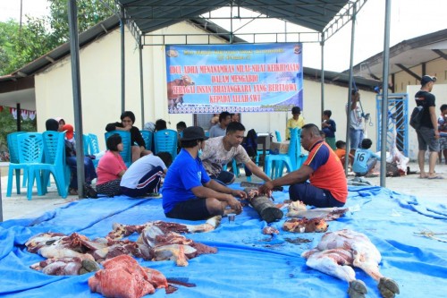 Idul Adha 1439 H, Mushola Baiturrahman Polres Belu Salurkan Daging Kurban Untuk Anggota Hingga Anak Panti Asuhan