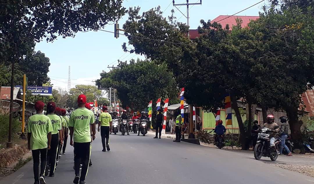 POLRES TTS AMANKAN JALUR GERAK JALAN TINGKAT SMA-SMK KOTA SOE