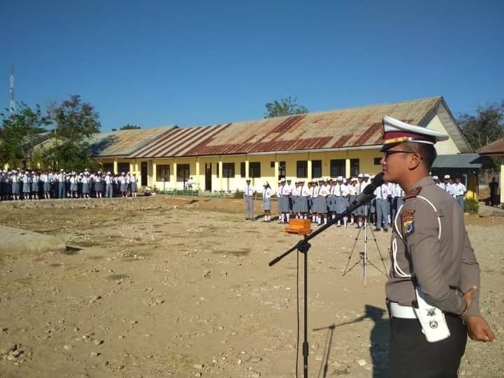 Jadi Irup di SMAN Tasbar, Kasat Lantas Polres Belu:Jadikan Tertib Berlalu Lintas Sebagai Suatu Kebutuhan