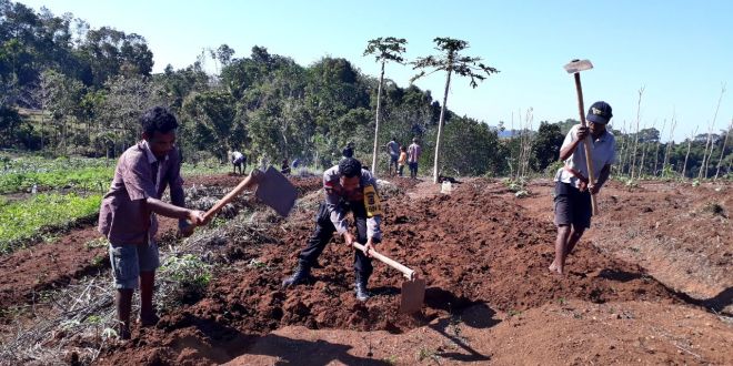 Kehadiran Anggota Bhabinkamtibmas ditengah-tengah masyarakat mendapatkan respon positif dari masyarakat