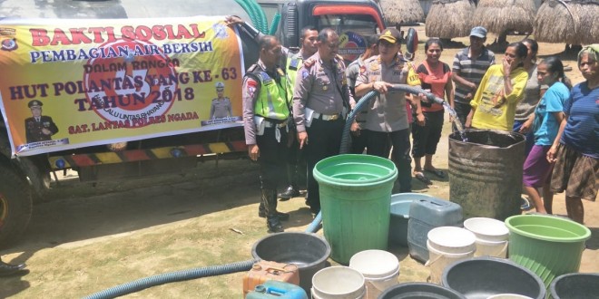 HUT POLANTAS KE-63, SAT LANTAS POLRES NGADA DROPING AIR BERSIH DI MANGULEWA