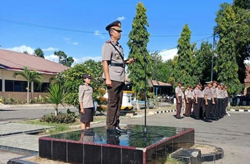 HUT POLWAN KE 70, KAPOLRES SIKKA PIMPIN UPACARA DI POLRES SIKKA