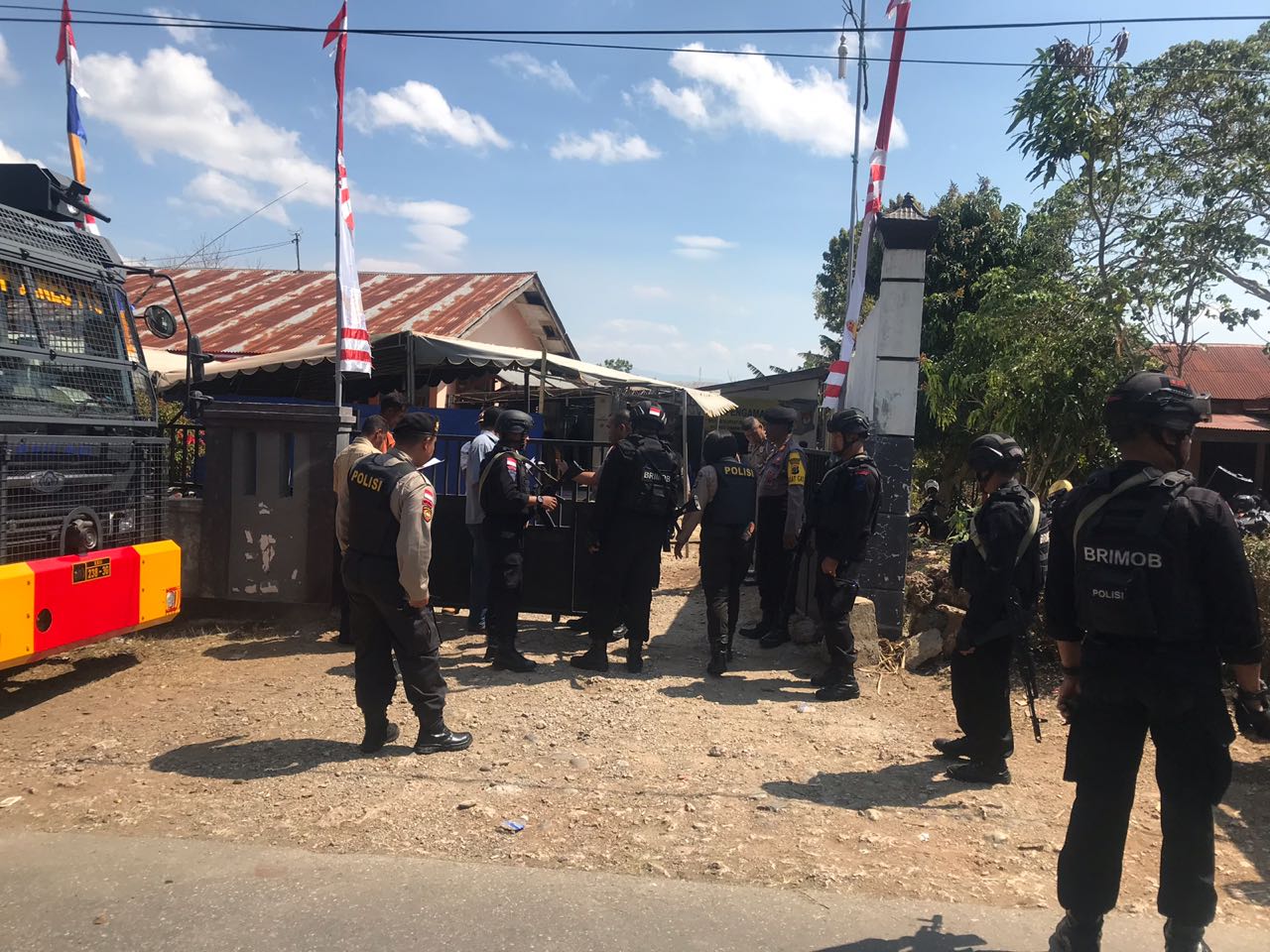 Personill Gabungan Polres TTS Amankan Jalannya Rapat Persiapan Pelaksanaan penghitungan suara ulang Pemilihan Bupati dan Wakil Bupati Kab.TTS tahun 2018