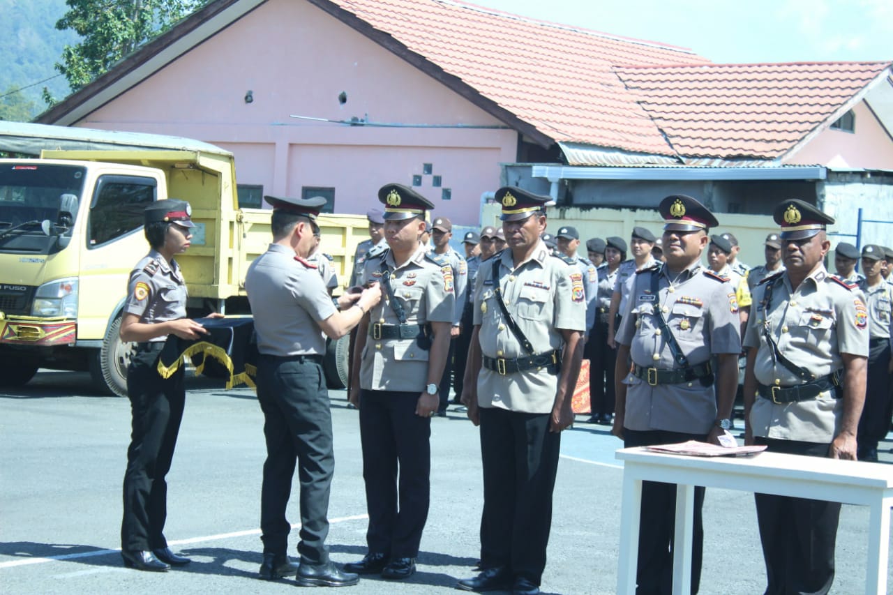 Kapolres pimpin upacara Sertijab Pejabat Polres Ngada