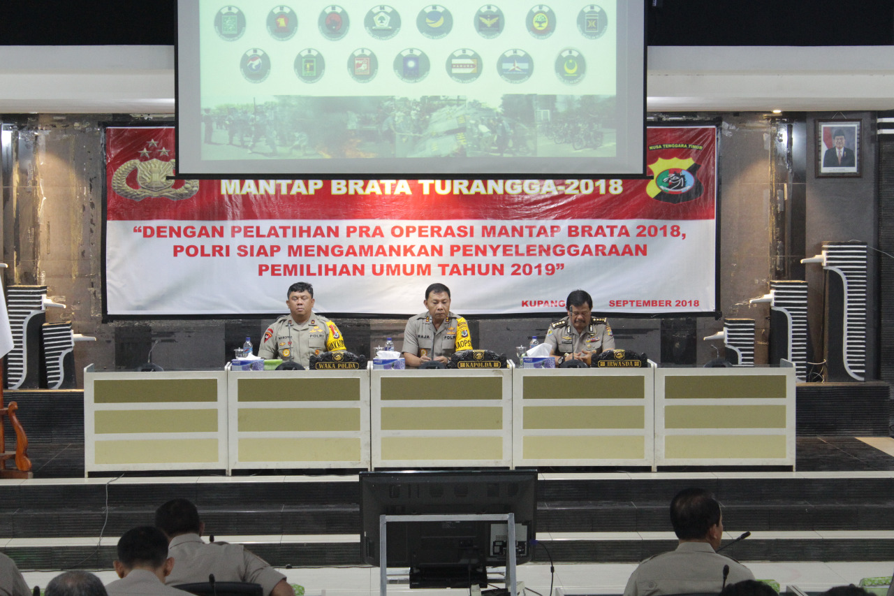 Kapolda NTT Buka Latihan Pra Operasi Mantap Brata 2018