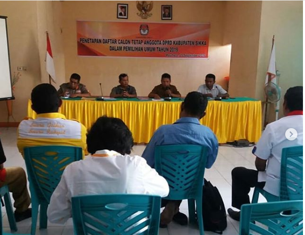 POLRES SIKKA DAN POLSEK ALOK AMANKAN PLENO PENETAPAN DCT ANGGOTA DPRD SIKKA